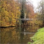 Pěší Naxerova lávka přes Nežárku v Jindřichově Hradci