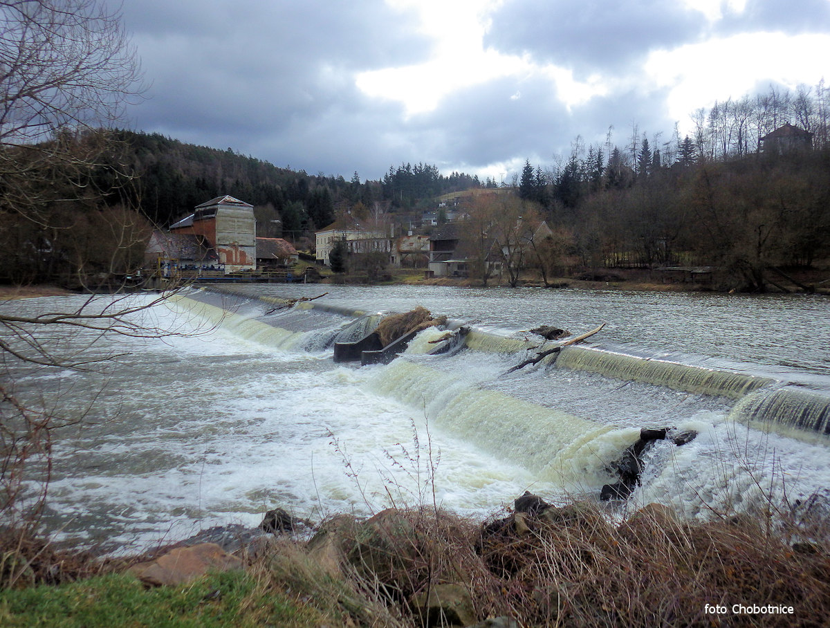 rkm. 81,9 Jez Zvíkovec, 03/2019, 30 m3/s