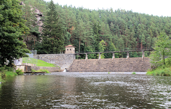 Hráz přehrady Vřesník