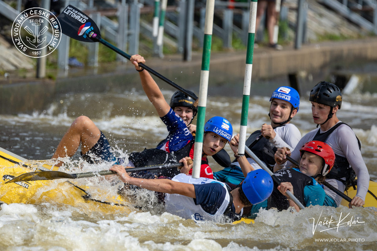 Závody v raftingu