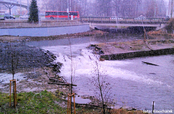 Upravený balvanitý skluz místo původního jezu Upravený balvanitý skluz místo původního jezu
